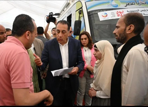 مدبولي يوجه وزير الصحة بمتابعة حالة الطفلة التي تعاني من فقدان البصر جراء ضربة من طفل آخر. مدبولي يوجه وزير الصحة بمتابعة حالة الطفلة التي تعاني من فقدان البصر جراء ضربة من طفل آخر.