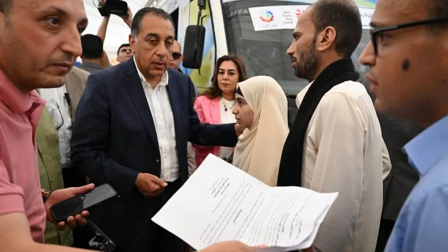 مواطن يوجه رسالة لرئيس الوزراء: “ابنتي أصيبت بالعمى بعد أن ضربها طفل على رأسها أثناء اللعب.. ومدبولي: سنتصرف فوراً” مواطن يوجه رسالة لرئيس الوزراء: “ابنتي أصيبت بالعمى بعد أن ضربها طفل على رأسها أثناء اللعب.. ومدبولي: سنتصرف فوراً”