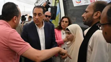 رئيس الوزراء يزور المركز التكنولوجي لخدمة المواطنين في زاوية صقر ضمن مبادرات “حياة كريمة”
