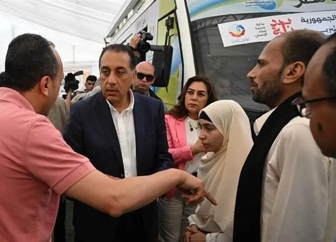 رئيس الوزراء يزور المركز التكنولوجي لخدمة المواطنين في زاوية صقر ضمن مبادرات “حياة كريمة” رئيس الوزراء يزور المركز التكنولوجي لخدمة المواطنين في زاوية صقر ضمن مبادرات “حياة كريمة”