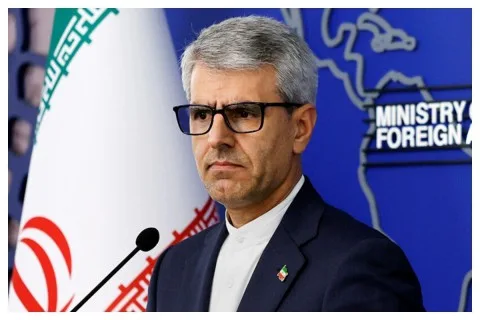 “ستُتخذ الخطوة الحاسمة يوم الأحد”.. إيران: المحادثات مع الولايات المتحدة “لا جدوى منها” عقب الهجوم الإسرائيلي المدعوم من واشنطن “ستُتخذ الخطوة الحاسمة يوم الأحد”.. إيران: المحادثات مع الولايات المتحدة “لا جدوى منها” عقب الهجوم الإسرائيلي المدعوم من واشنطن