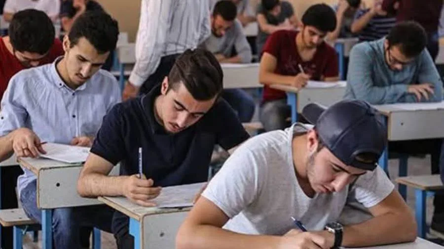وزارة التعليم تُكمل تحضيراتها لبدء امتحانات الثانوية العامة يوم الأحد المقبل. وزارة التعليم تُكمل تحضيراتها لبدء امتحانات الثانوية العامة يوم الأحد المقبل.