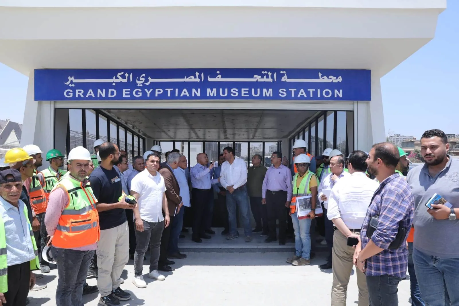 الوزير يراقب التحضيرات واستعدادات الطريق الدائري ونظام الأتوبيس الترددي BRT