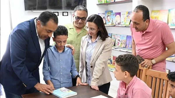 رئيس الوزراء يزور مشروع “كتابك” ويشدد على أهمية رفع جودة الحياة وزيادة الوعي. رئيس الوزراء يزور مشروع “كتابك” ويشدد على أهمية رفع جودة الحياة وزيادة الوعي.
