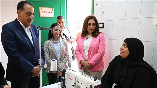 رئيس الوزراء يأمر بعرض منتجات “مشغل البحراوية” في جميع المحافظات والتركيز على التسويق عبر الإنترنت. رئيس الوزراء يأمر بعرض منتجات “مشغل البحراوية” في جميع المحافظات والتركيز على التسويق عبر الإنترنت.