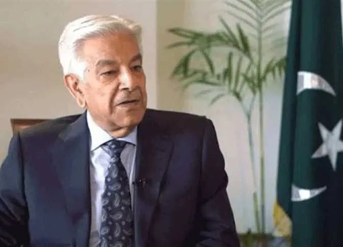 «يد إسرائيل ملطخة بدماء المسلمين ولا ينبغي مصافحتها».. وزير الدفاع الباكستاني يحذر من «خمول الأمة» بعد الغارات على إيران. «يد إسرائيل ملطخة بدماء المسلمين ولا ينبغي مصافحتها».. وزير الدفاع الباكستاني يحذر من «خمول الأمة» بعد الغارات على إيران.