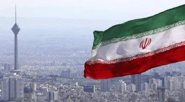 طهران تدرس إغلاق مضيق هرمز بجدية.