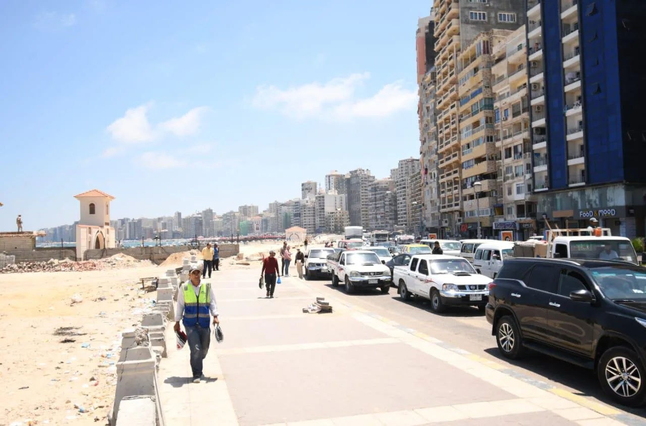 بدء مشروع ترميم 30 مبنى متضرر بشكل كبير على كورنيش الإسكندرية في مصر بدء مشروع ترميم 30 مبنى متضرر بشكل كبير على كورنيش الإسكندرية في مصر