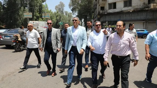 محافظ الجيزة يضع في اعتباره جودة الخدمات في الأحياء ويؤكد على ضرورة معالجة شكاوى المواطنين محافظ الجيزة يضع في اعتباره جودة الخدمات في الأحياء ويؤكد على ضرورة معالجة شكاوى المواطنين