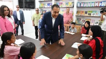 رئيس الوزراء يزور مشروع “كتابك” الثقافي في قرية زاوية صقر.