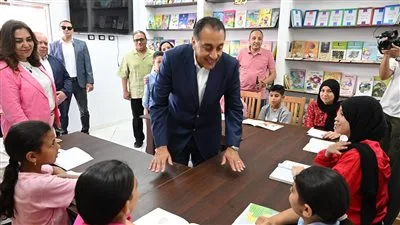 رئيس الوزراء يزور مشروع “كتابك” الثقافي في قرية زاوية صقر. رئيس الوزراء يزور مشروع “كتابك” الثقافي في قرية زاوية صقر.