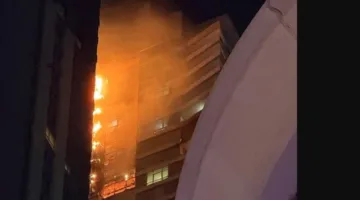 حريق يندلع في ناطحة سحاب بدبي