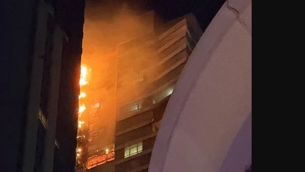 حريق يندلع في ناطحة سحاب بدبي حريق يندلع في ناطحة سحاب بدبي