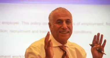 حسين لبيب يستأنف مهامه في الزمالك اعتبارًا من غدٍ حسين لبيب يستأنف مهامه في الزمالك اعتبارًا من غدٍ