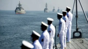 إيران تفكر في إغلاق المضيق الاستراتيجي لهرمز