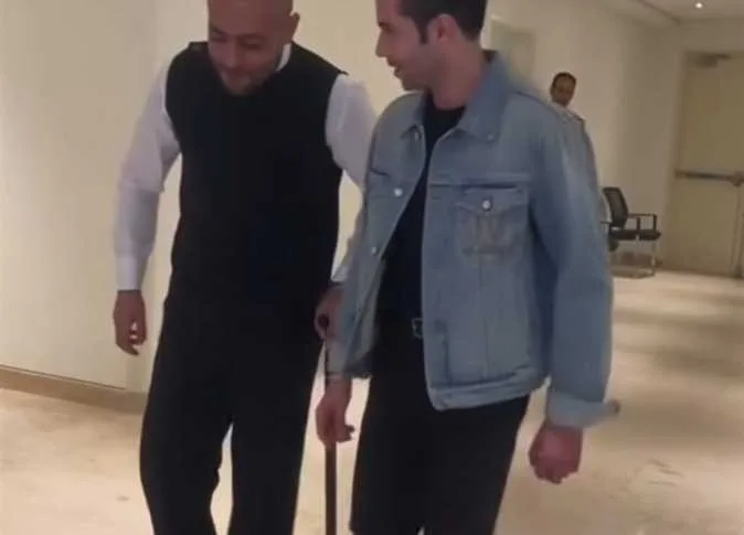 تامر عاشور يتصدر الترند بـ«العكاز» بعد حفله في الكويت (صور) تامر عاشور يتصدر الترند بـ«العكاز» بعد حفله في الكويت (صور)