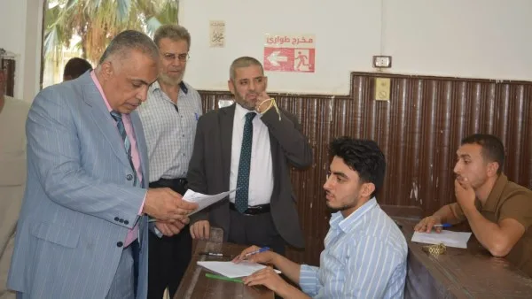 طلاب جامعة الأزهر: امتحانات بمستوى تناسب الطالب العادي طلاب جامعة الأزهر: امتحانات بمستوى تناسب الطالب العادي