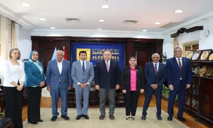 رئيس جامعة الإسكندرية يلتقي وزير الشباب لدعم الفعاليات الطلابية رئيس جامعة الإسكندرية يلتقي وزير الشباب لدعم الفعاليات الطلابية