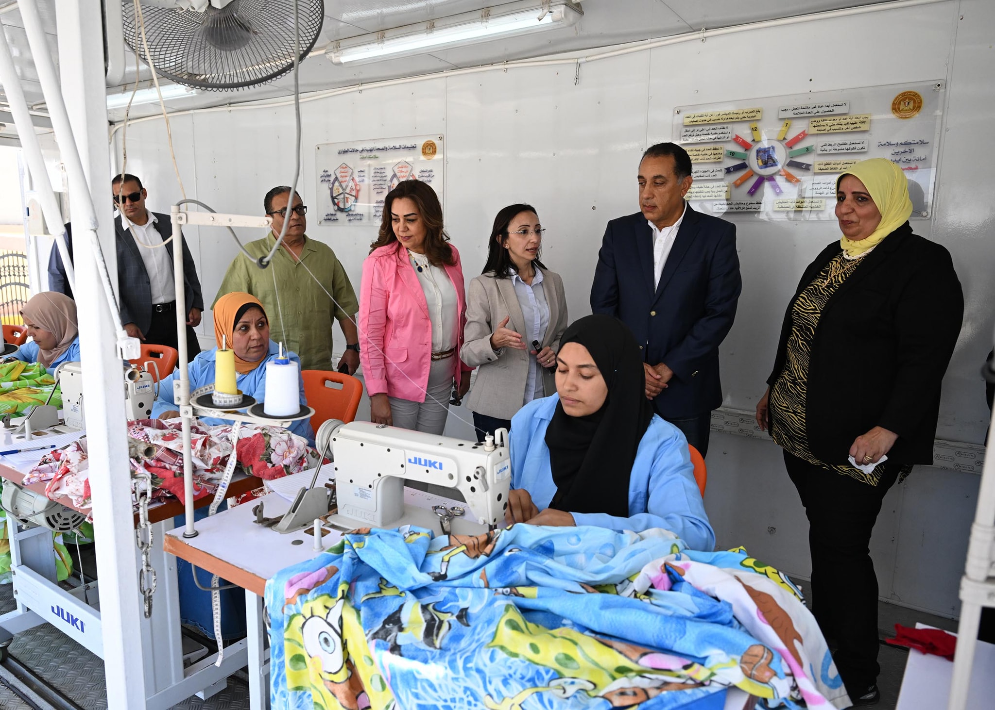 رئيس الوزراء يتفقد وحدة تدريب متنقلة تابعة لوزارة العمل بالبحيرة