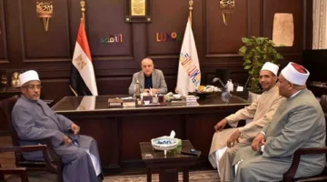 محافظ الأقصر يلتقي أفراد مبادرة “ومَن أحياها”