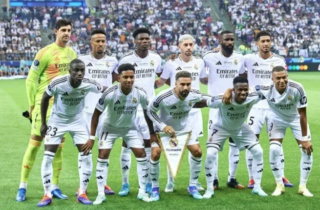 ريال مدريد يغادر إلى أمريكا للمشاركة في كأس العالم للأندية (صور) ريال مدريد يغادر إلى أمريكا للمشاركة في كأس العالم للأندية (صور)