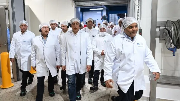 مدبولي: الحكومة تواصل تنفيذ استراتيجيتها لرفع نسبة مشاركة القطاع الخاص إلى 65% مدبولي: الحكومة تواصل تنفيذ استراتيجيتها لرفع نسبة مشاركة القطاع الخاص إلى 65%