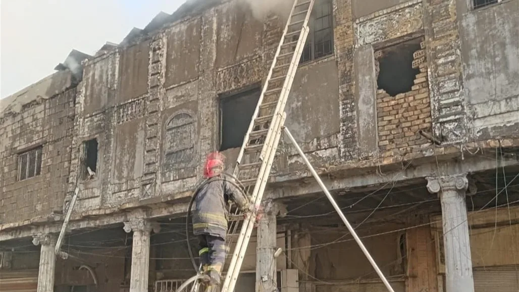 حريق في ورشة نجارة بشارع الرشيد.. وفريق الدفاع المدني يتدخل حريق في ورشة نجارة بشارع الرشيد.. وفريق الدفاع المدني يتدخل