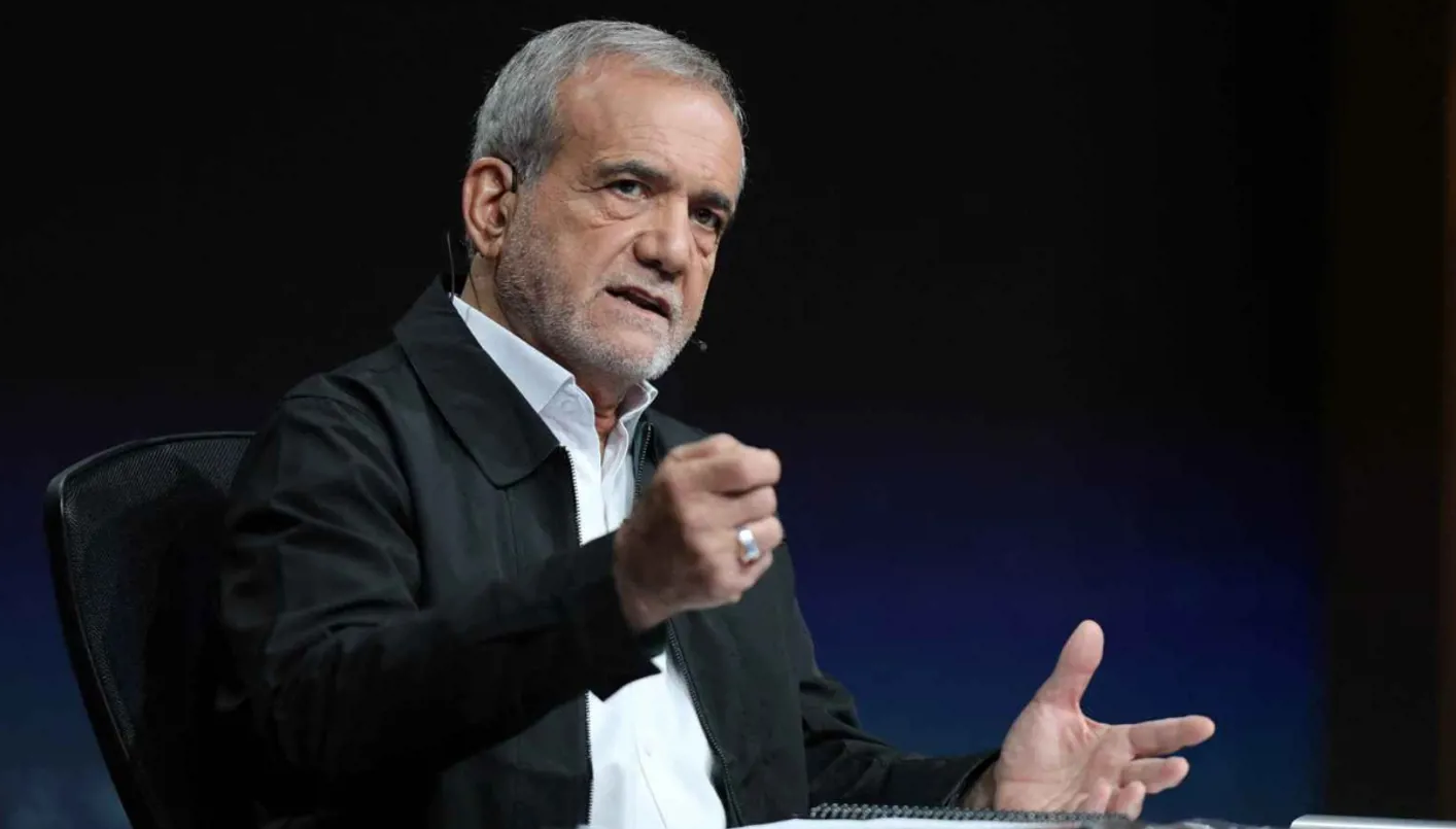 الرئيس الإيراني يهدد بـ’رد عنيف’ إذا استمرت الهجمات الإسرائيلية الرئيس الإيراني يهدد بـ’رد عنيف’ إذا استمرت الهجمات الإسرائيلية