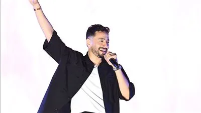 بأغانٍ حب ساحرة وعروض رائعة.. حمادة هلال يغمر أجواء الصيف في حفله ببتروسبورت بأغانٍ حب ساحرة وعروض رائعة.. حمادة هلال يغمر أجواء الصيف في حفله ببتروسبورت