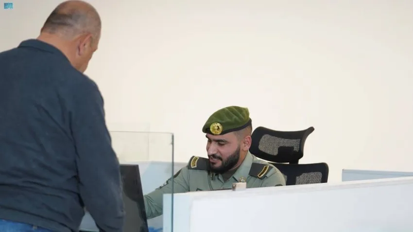 إدارة جوازات منفذ الحديثة تجهز إجراءات مغادرة الحجاج. إدارة جوازات منفذ الحديثة تجهز إجراءات مغادرة الحجاج.