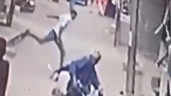 عاجل.. شاب يهاجم امرأة بسبب رفضها الزواج منه في الغربية.. وتدخلات أمنية للقبض على الجاني عاجل.. شاب يهاجم امرأة بسبب رفضها الزواج منه في الغربية.. وتدخلات أمنية للقبض على الجاني