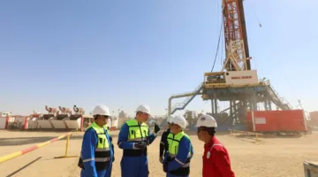 وزير البترول يزور شركة بتروشهد في الصحراء الغربية