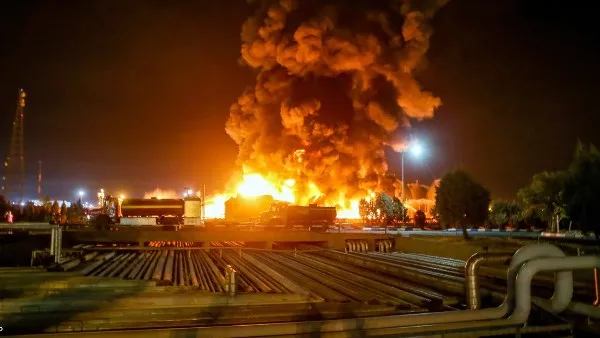 إيران: السيطرة على الحريق الناتج عن الهجوم الإسرائيلي على منصة غاز إيران: السيطرة على الحريق الناتج عن الهجوم الإسرائيلي على منصة غاز