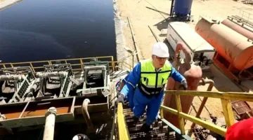وزير النفط يزور مواقع الإنتاج وأعمال الحفر الحالية في مناطق امتياز شركة «بتروشهد» في الصحراء الغربية