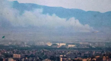 إيران تعزز أمنها في بندر عباس وبزشكيان يتعهد بالرد بقوة