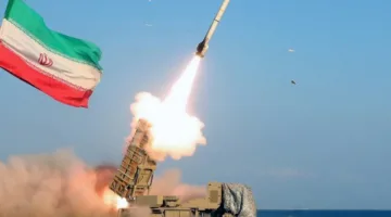 طهران تُعلن عن إسقاط 3 طائرات مسيرة إسرائيلية في محافظة قم وتفعيل نظام الدفاع الجوي حول ميناء بندر عباس في جنوب إيران.