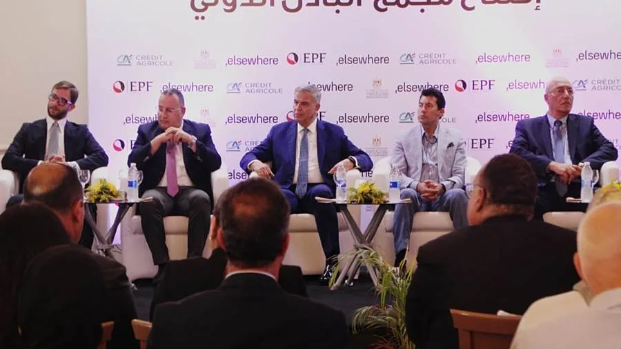 وزير الشباب والرياضة ومحافظ الإسكندرية يحضران المؤتمر الصحفي للبطولة الدولية للبادل ويطلقان الملاعب في سبورتنج وزير الشباب والرياضة ومحافظ الإسكندرية يحضران المؤتمر الصحفي للبطولة الدولية للبادل ويطلقان الملاعب في سبورتنج