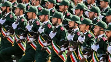 إيران: الحرس الثوري يعد لاستهداف منشآت الطاقة ومصافي النفط في إسرائيل