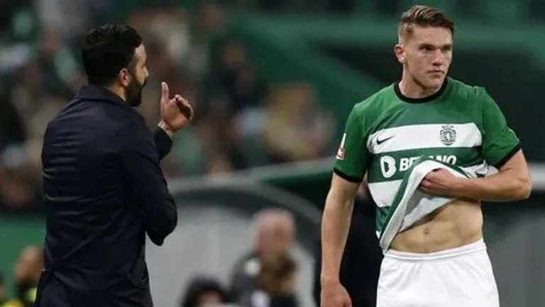 غيوكيريس يهزّم مانشستر يونايتد.. وأوسيمين هو الخيار البديل غيوكيريس يهزّم مانشستر يونايتد.. وأوسيمين هو الخيار البديل