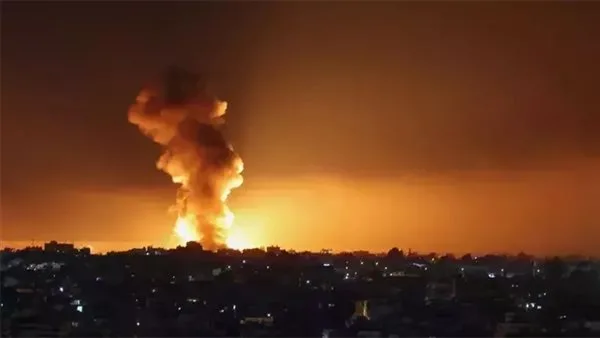 وسائل الإعلام الإسرائيلية: حريق ضخم في موقع استراتيجي بالقرب من حيفا وسائل الإعلام الإسرائيلية: حريق ضخم في موقع استراتيجي بالقرب من حيفا