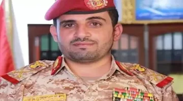 وسائل إعلام إسرائيلية تتحدث عن محاولة اغتيال رئيس أركان جماعة “أنصار الله” عبد الله الغماري في غارة جوية باليمن.
