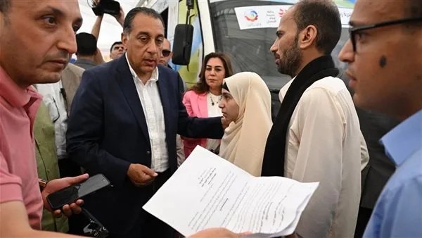 “بسمة” فقدت نظرها نتيجة إصابة في المدرسة.. وعائلتها تعبر عن شكرها لرئيس الوزراء على تلبية طلب علاجها. “بسمة” فقدت نظرها نتيجة إصابة في المدرسة.. وعائلتها تعبر عن شكرها لرئيس الوزراء على تلبية طلب علاجها.