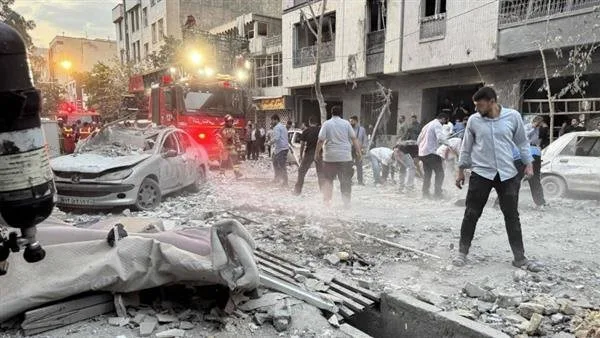 الهيئة الإسرائيلية للإطفاء: تضرر عدد من المباني في حيفا جراء صواريخ إيرانية الهيئة الإسرائيلية للإطفاء: تضرر عدد من المباني في حيفا جراء صواريخ إيرانية