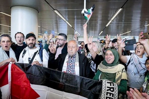 نشطاء يسعون إلى عبور معبر رفح المصري لكن دون جدوى نشطاء يسعون إلى عبور معبر رفح المصري لكن دون جدوى