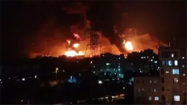 نيويورك تايمز: إسرائيل تضرب المخزن الرئيسي للوقود في طهران نيويورك تايمز: إسرائيل تضرب المخزن الرئيسي للوقود في طهران