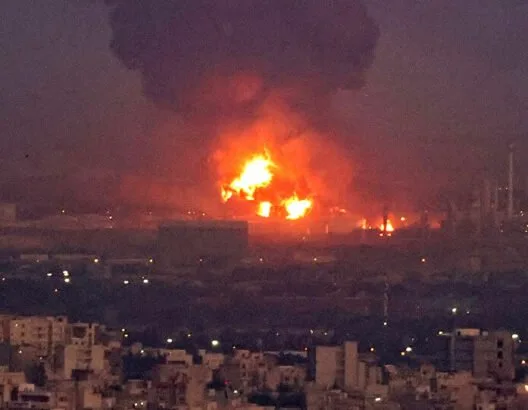 الخارجية الأمريكية تنبه رعاياها بعدم السفر إلى إيران الخارجية الأمريكية تنبه رعاياها بعدم السفر إلى إيران
