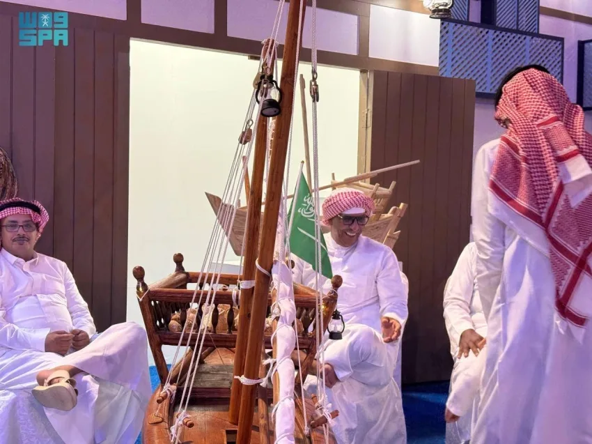 الأهازيج البحرية تستقطب زوار «بحّار 2» الأهازيج البحرية تستقطب زوار «بحّار 2»