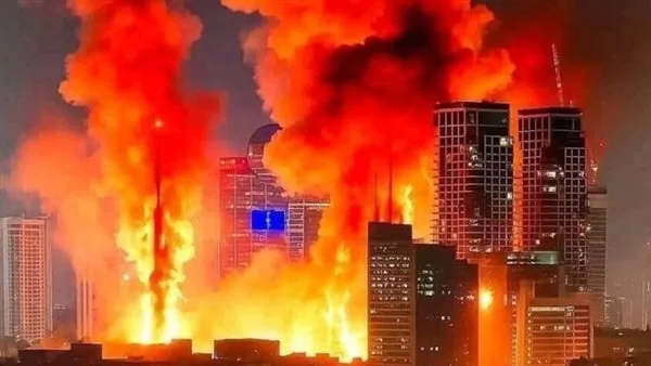 إعلام إسرائيلي: إصابة مباشرة وقوية لأحد الأبراج الشاهقة في أحد أحياء تل أبيب إعلام إسرائيلي: إصابة مباشرة وقوية لأحد الأبراج الشاهقة في أحد أحياء تل أبيب