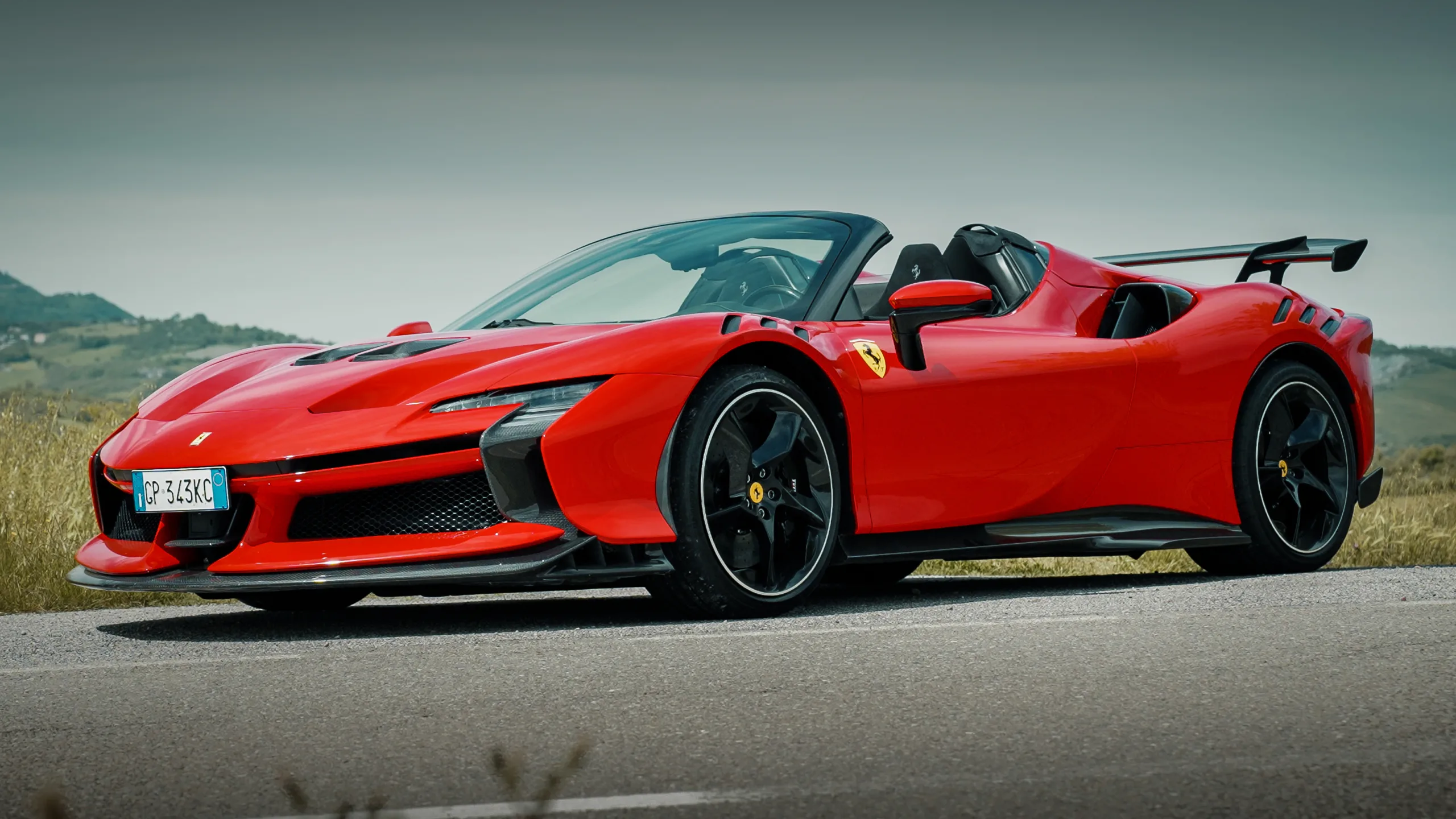 بسعر رائع.. تفاصيل فيراري SF90 SPIDER موديل 2025 بسعر رائع.. تفاصيل فيراري SF90 SPIDER موديل 2025