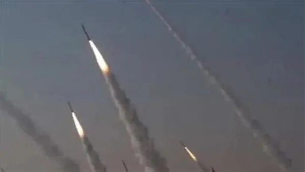 إيران تعلن عن إطلاق صاروخ باليستي نحو إسرائيل، وفقًا للتلفزيون الإيراني. إيران تعلن عن إطلاق صاروخ باليستي نحو إسرائيل، وفقًا للتلفزيون الإيراني.